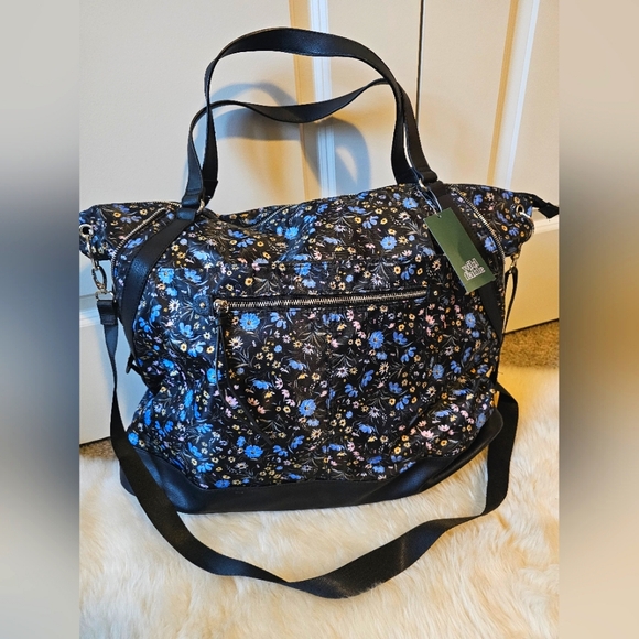 wild fable Handbags - NWT Wild Fable Overnight Tote Bag